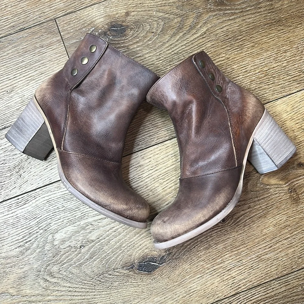 NWOB Cordani Distressed Brown Leather Ankle Boots Size 35/4.5-5US